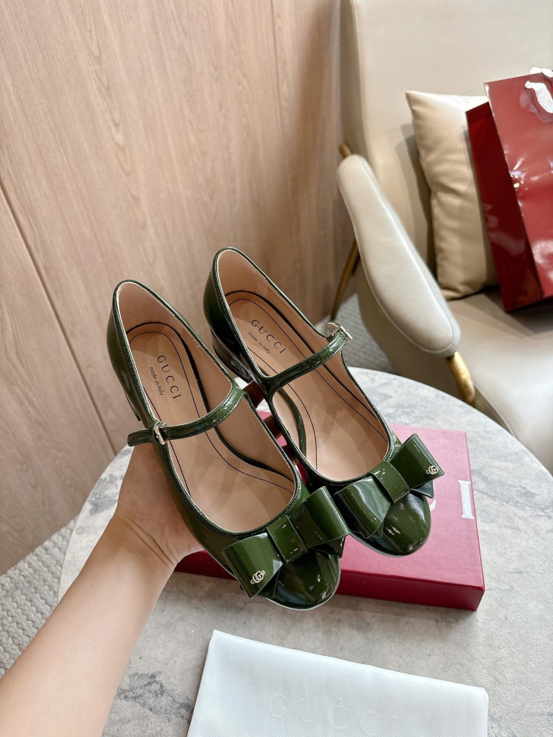Gvc*1 flat shoes